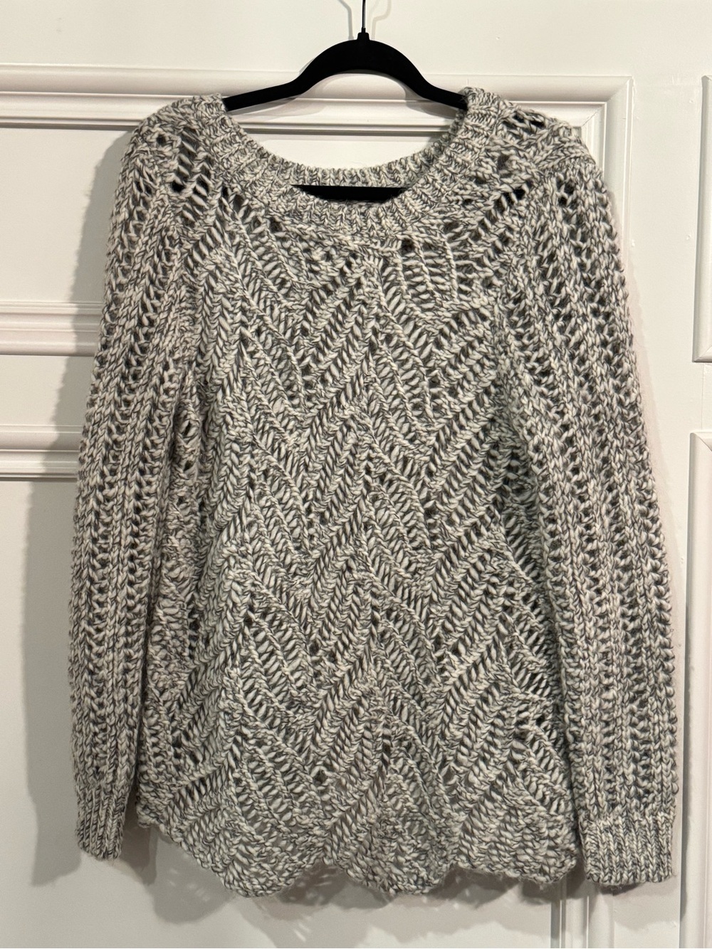 LOFT Gray & White Open Knit Chevron Pullover Sweater - Size L (EUC)